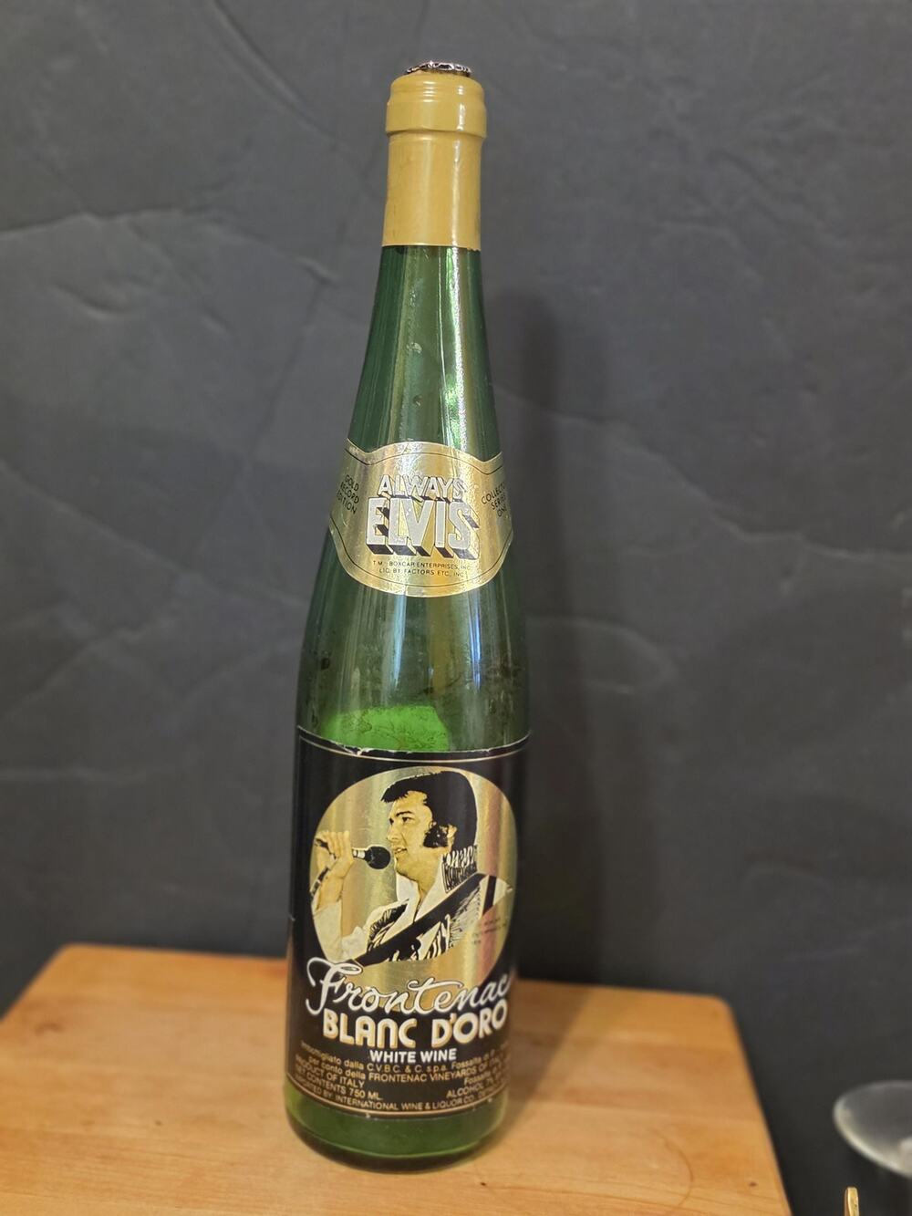 Elvis Memorial Wine Bottle All Labels Intact Frontenac D Oro White Wine